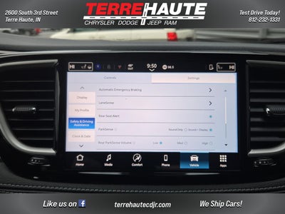 2026 Chrysler Pacifica Select