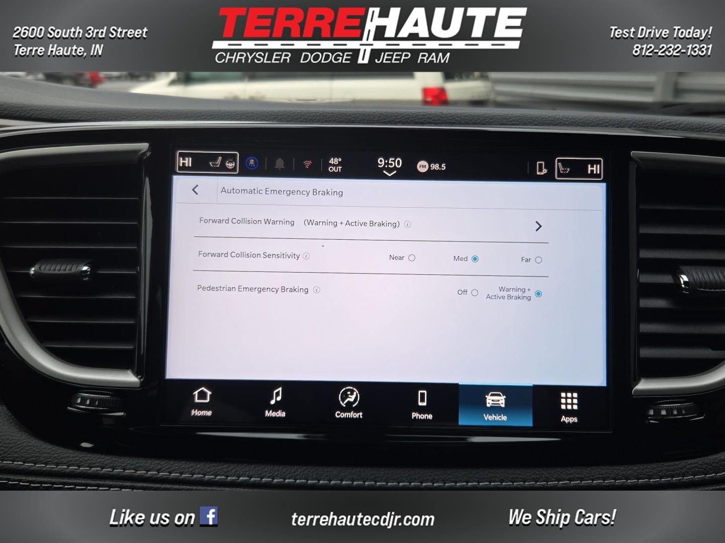 2026 Chrysler Pacifica Select