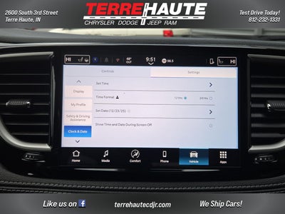 2026 Chrysler Pacifica Select