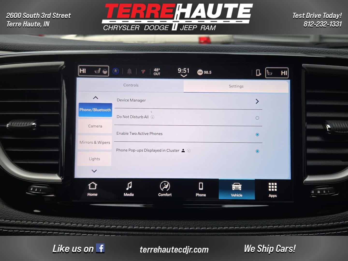 2026 Chrysler Pacifica Select