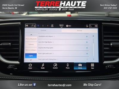 2026 Chrysler Pacifica Select