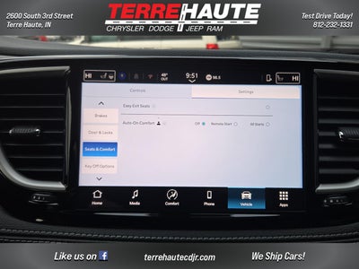 2026 Chrysler Pacifica Select