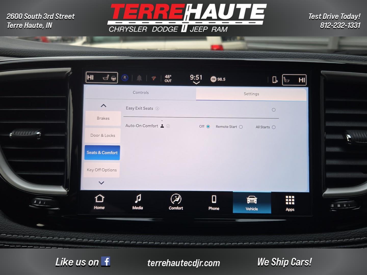 2026 Chrysler Pacifica Select