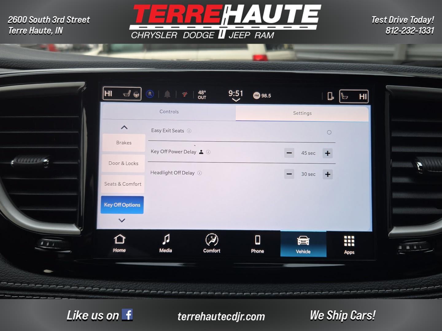 2026 Chrysler Pacifica Select