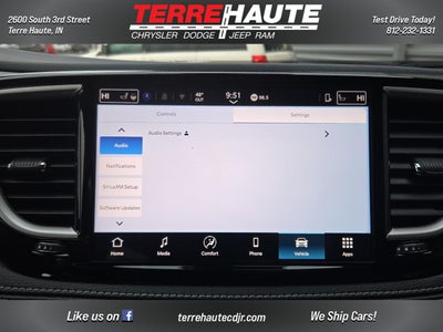 2026 Chrysler Pacifica Select