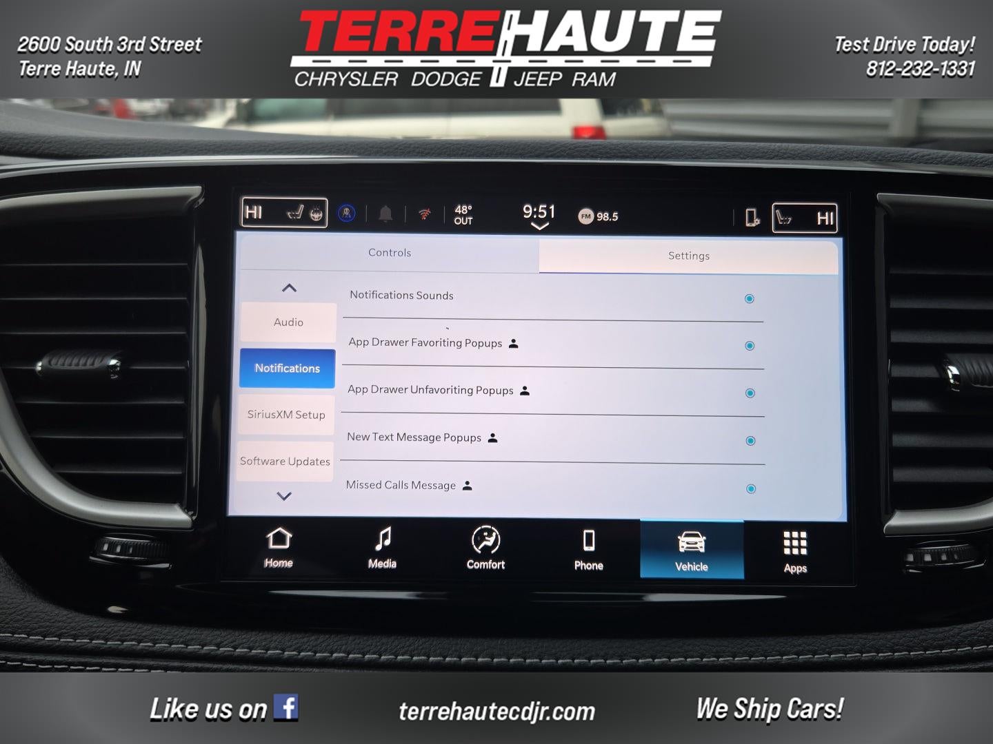 2026 Chrysler Pacifica Select