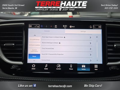 2026 Chrysler Pacifica Select