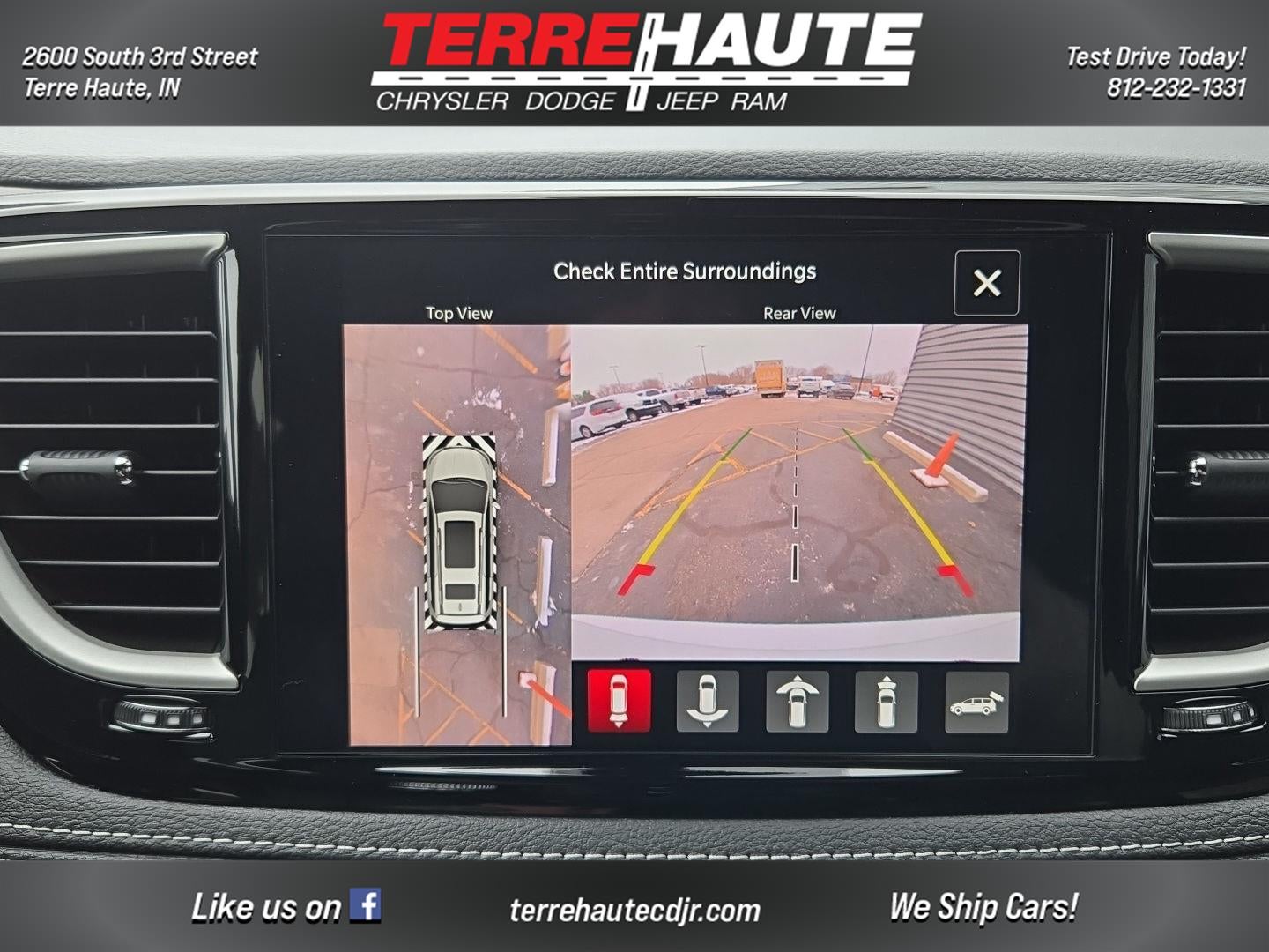 2026 Chrysler Pacifica Select