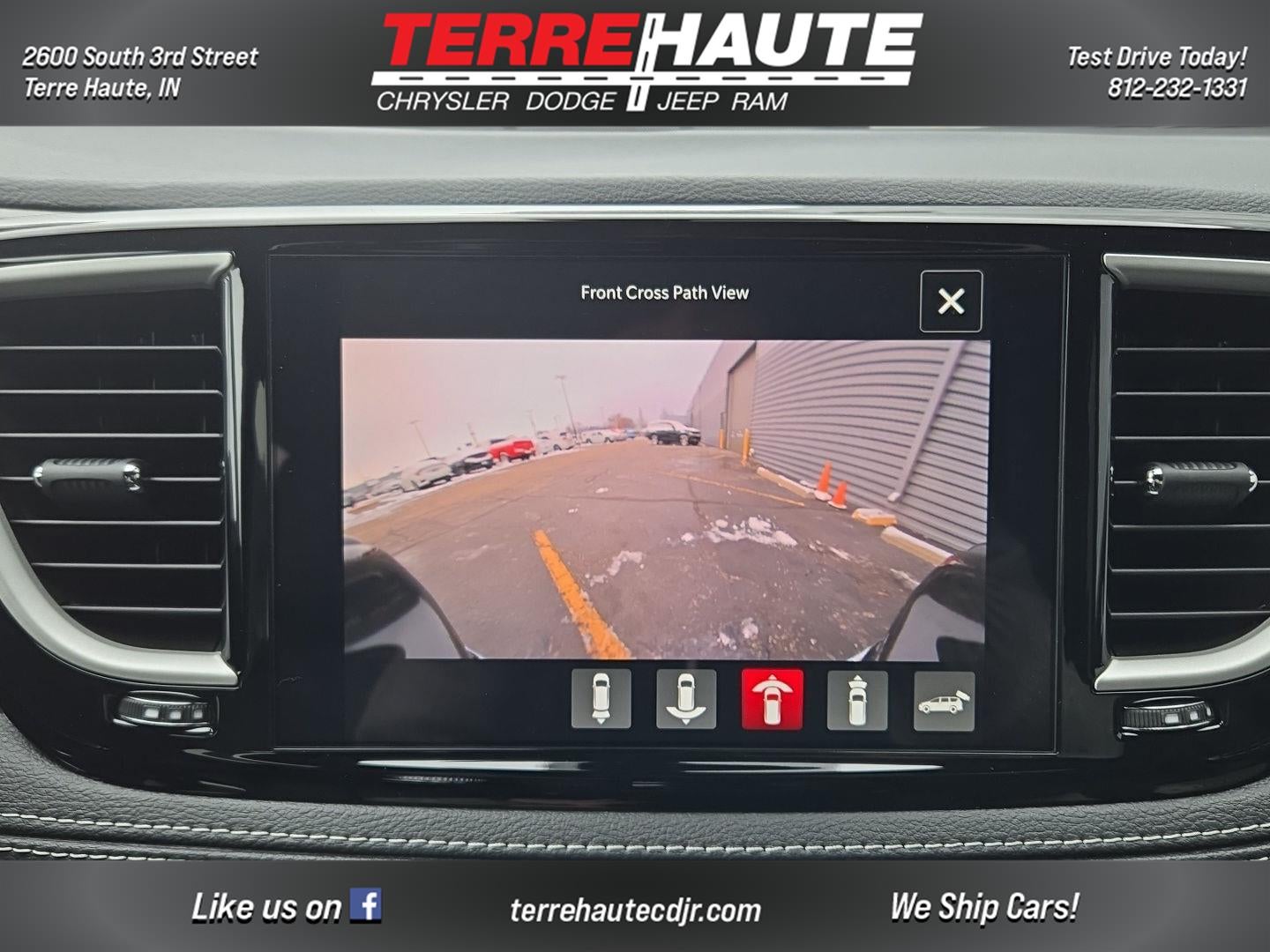 2026 Chrysler Pacifica Select