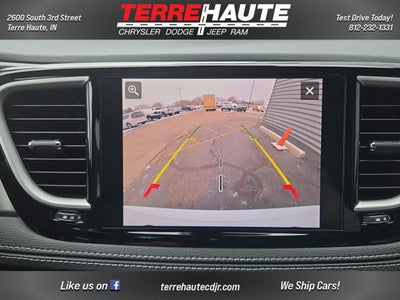 2026 Chrysler Pacifica Select