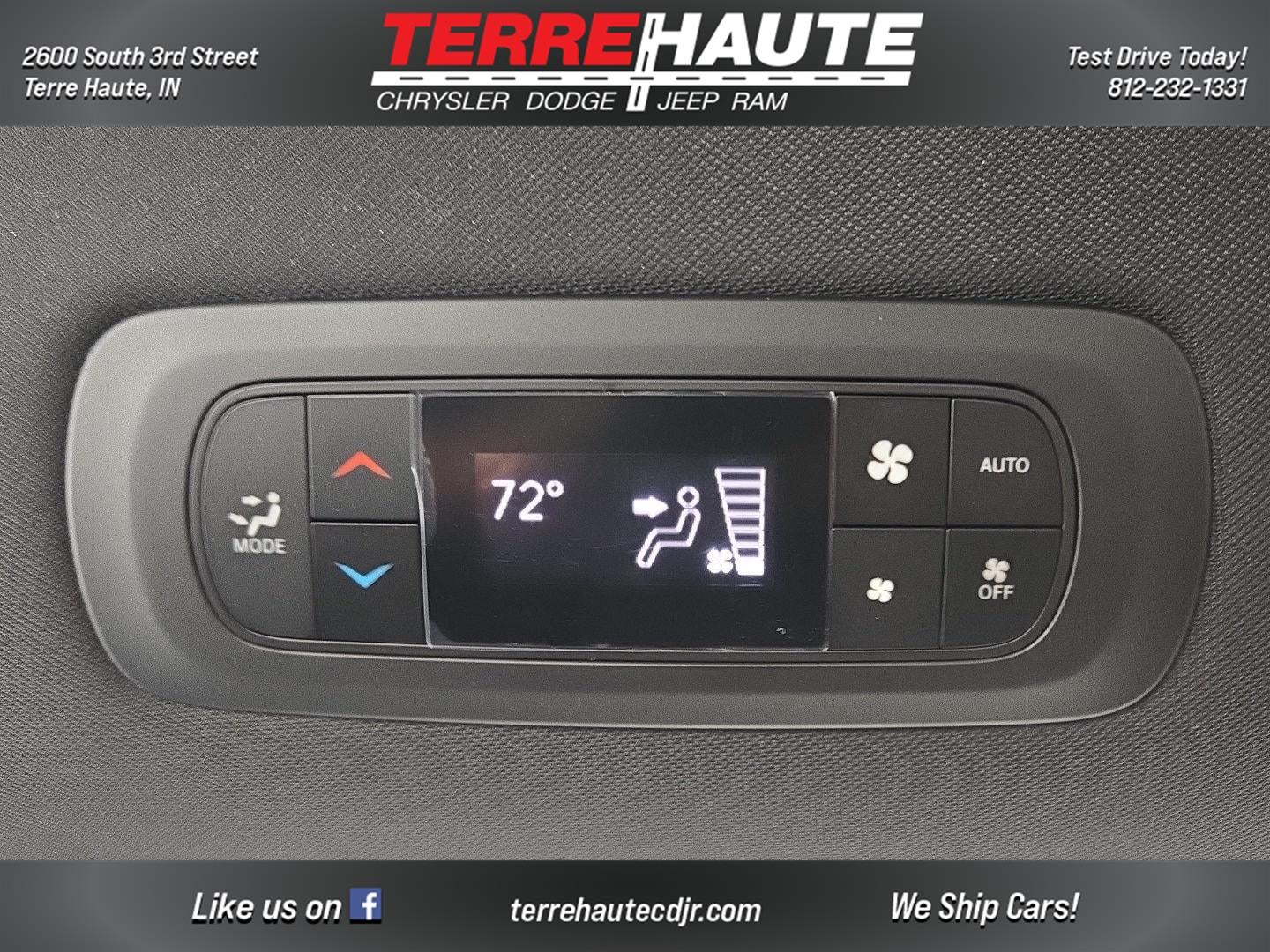 2026 Chrysler Pacifica Select