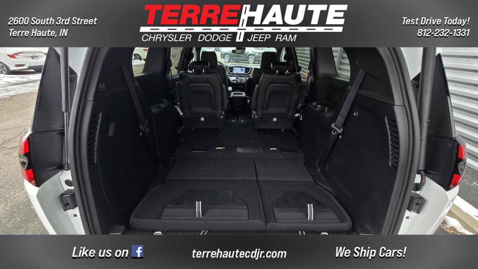 2026 Chrysler Pacifica Select