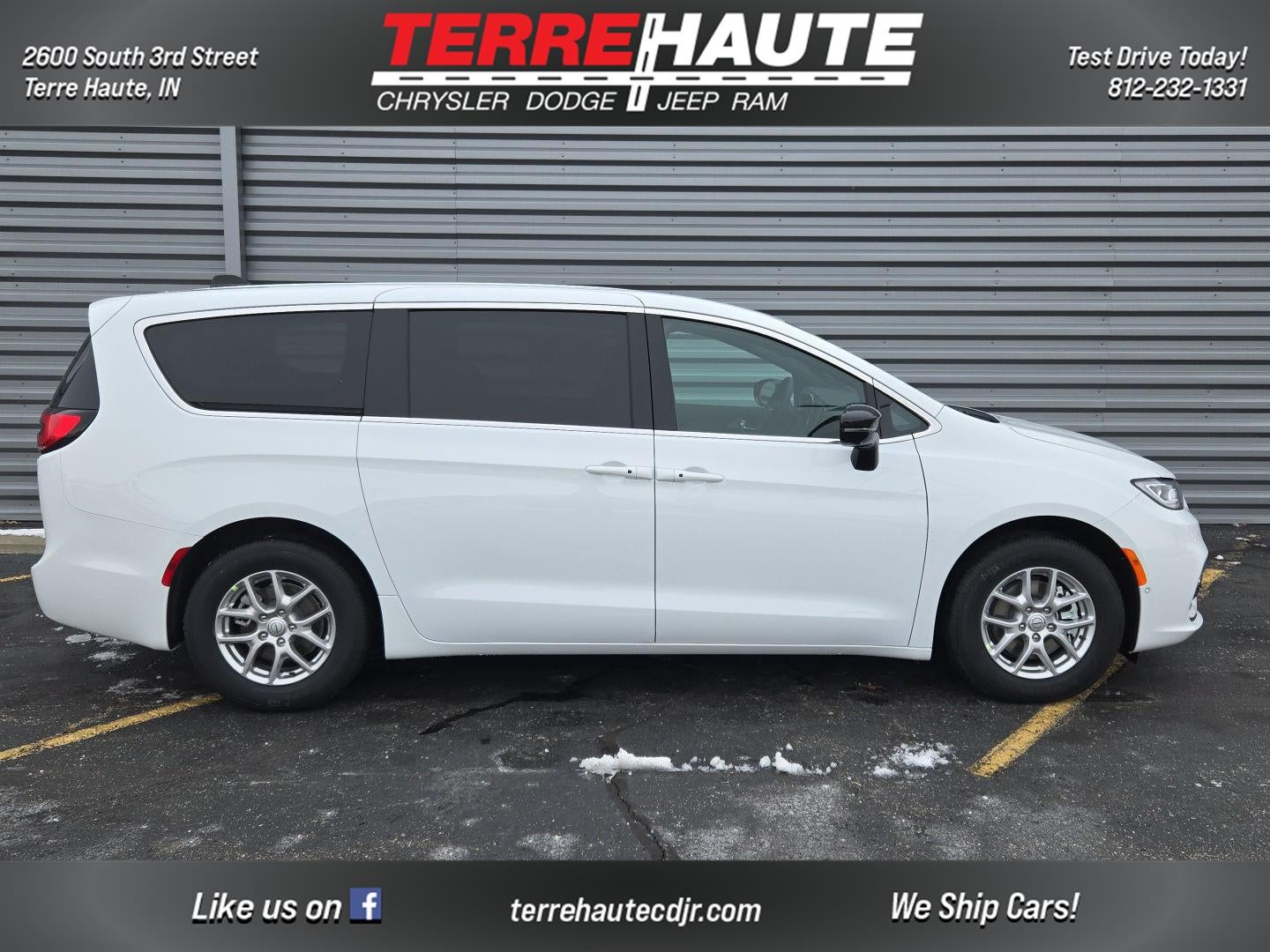 2026 Chrysler Pacifica Select