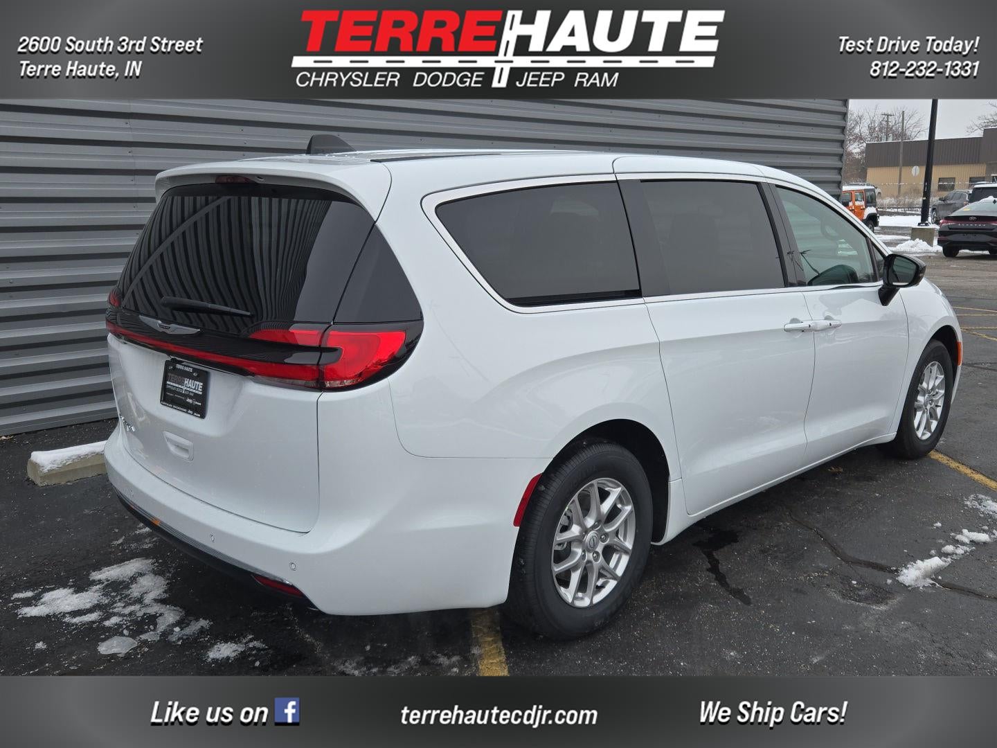 2026 Chrysler Pacifica Select