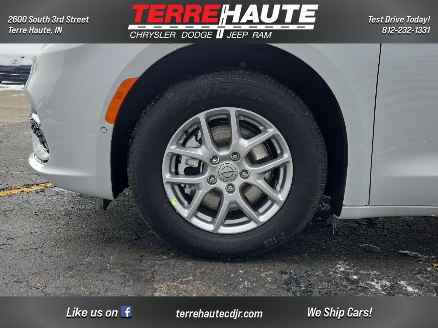 2026 Chrysler Pacifica Select