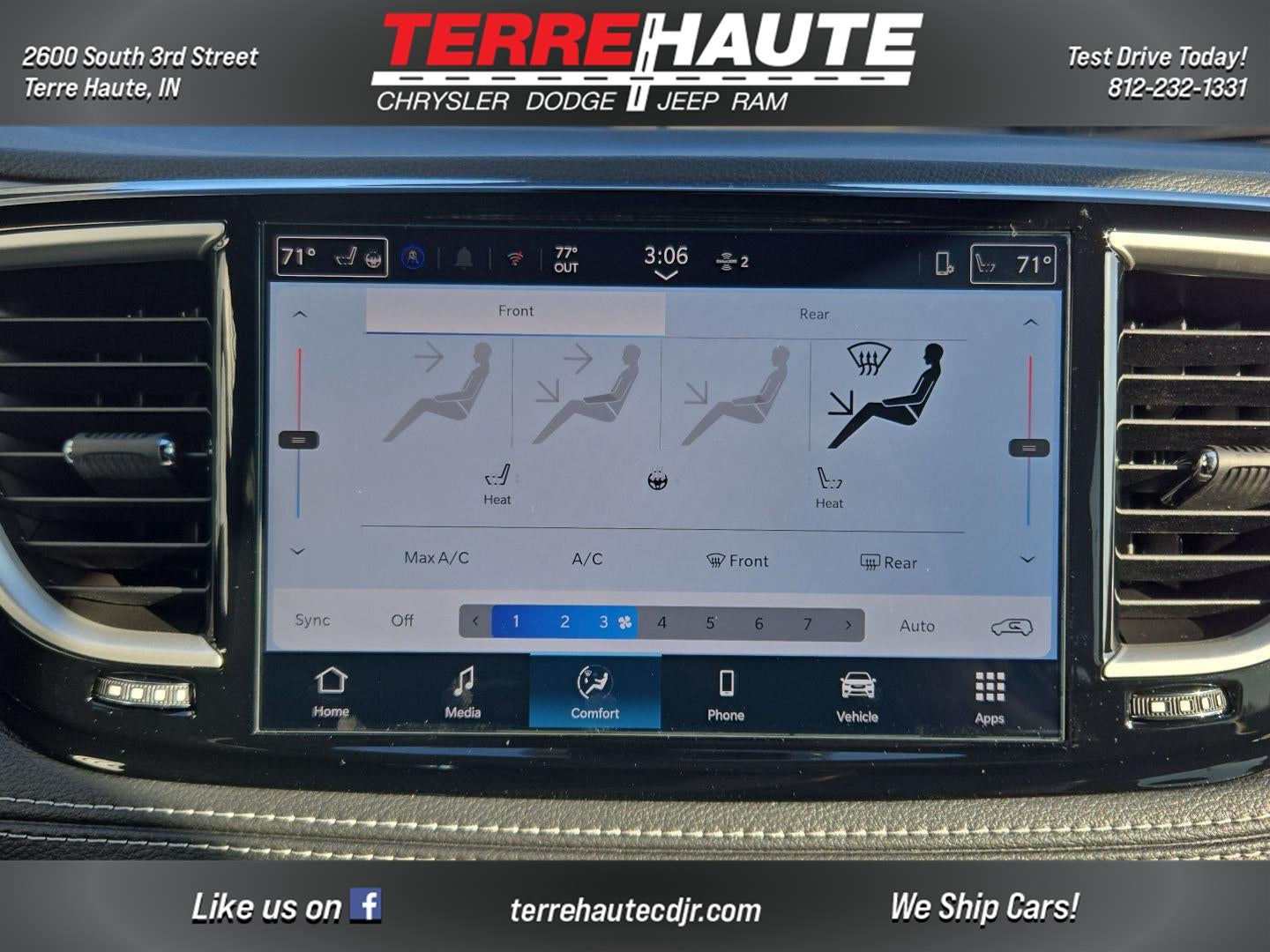 2026 Chrysler Pacifica Select