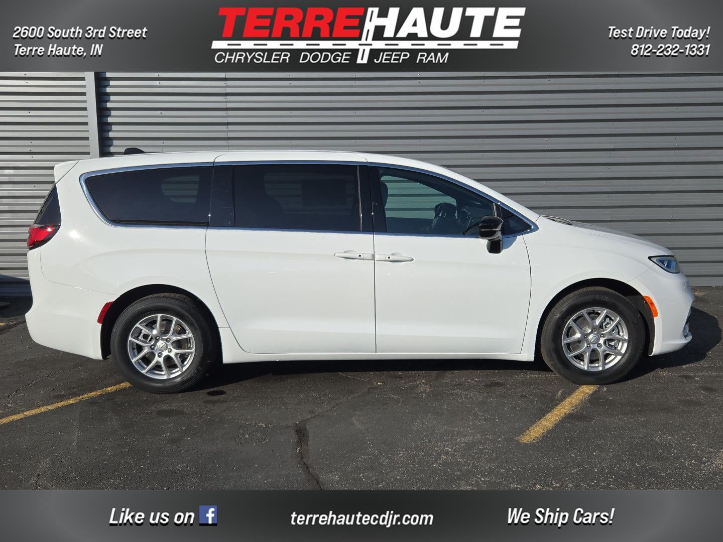 2026 Chrysler Pacifica Select