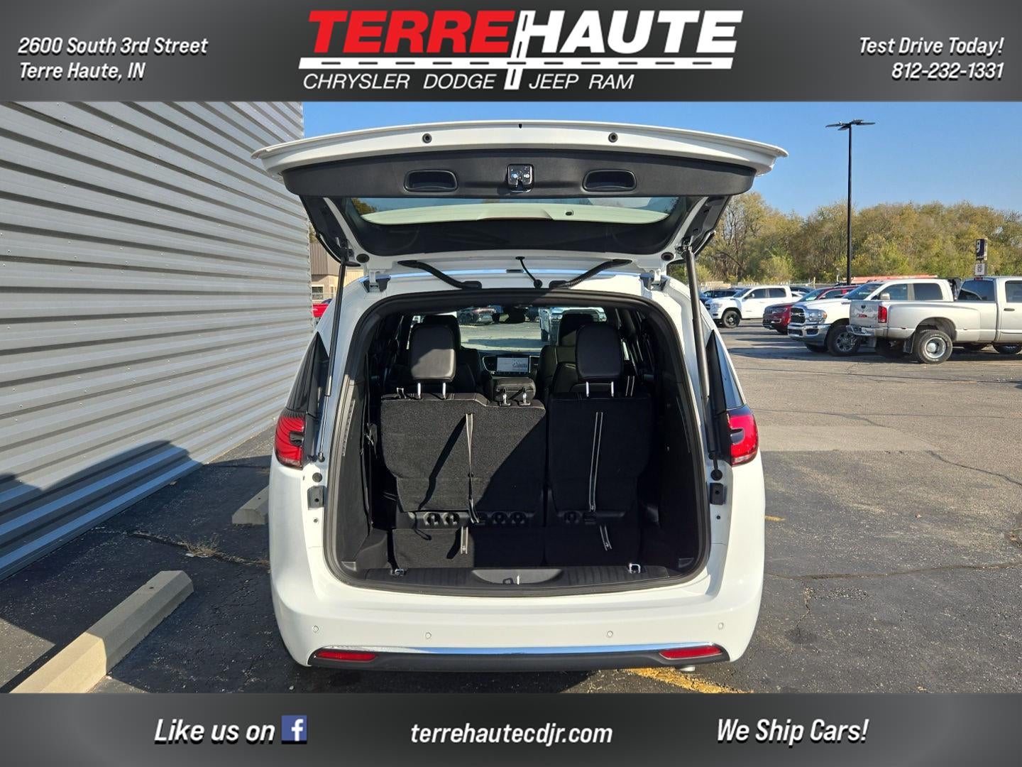 2026 Chrysler Pacifica Select