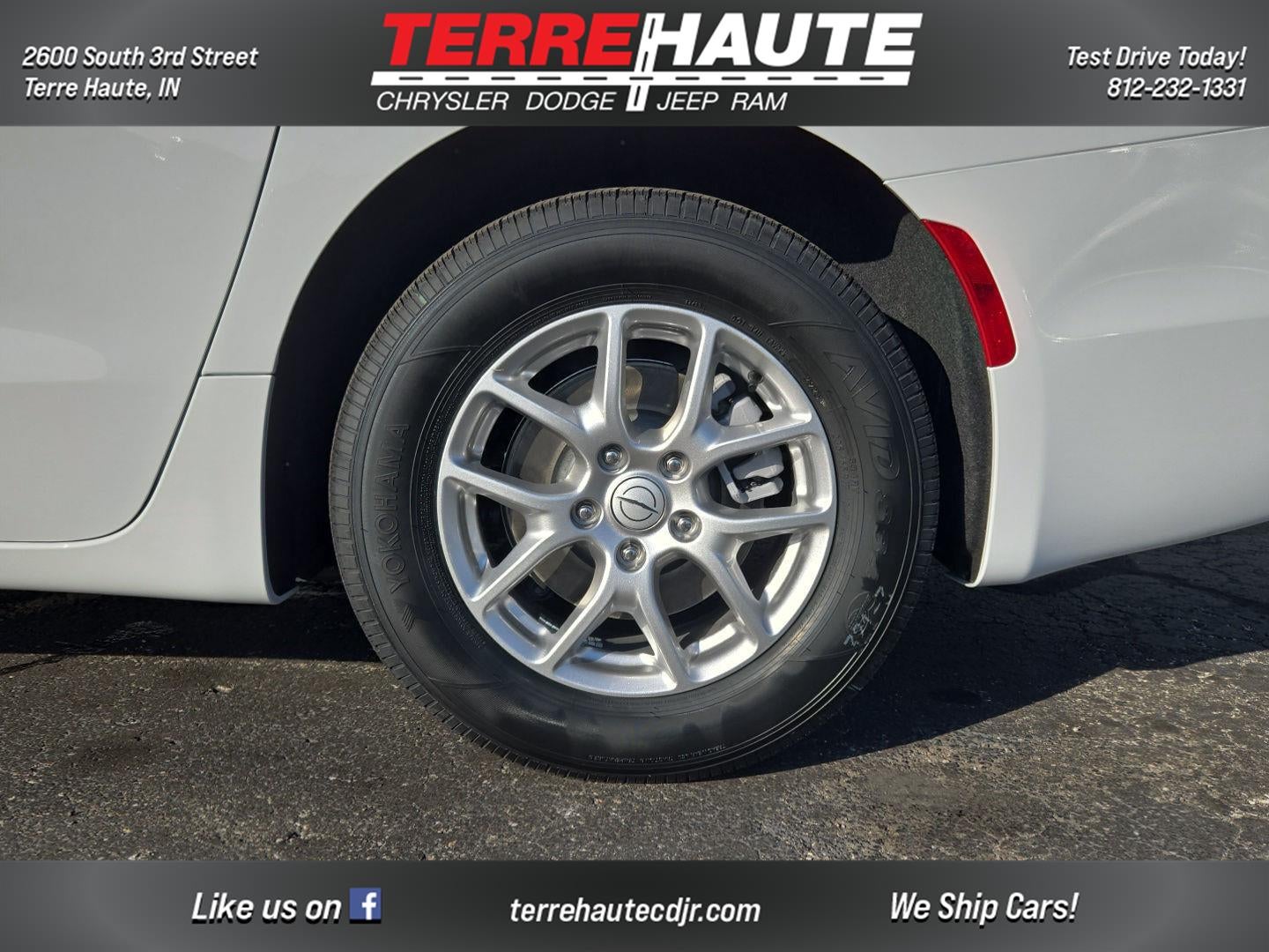 2026 Chrysler Pacifica Select