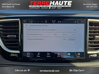 2026 Chrysler Pacifica Select