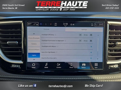 2026 Chrysler Pacifica Select