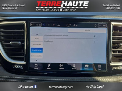 2026 Chrysler Pacifica Select