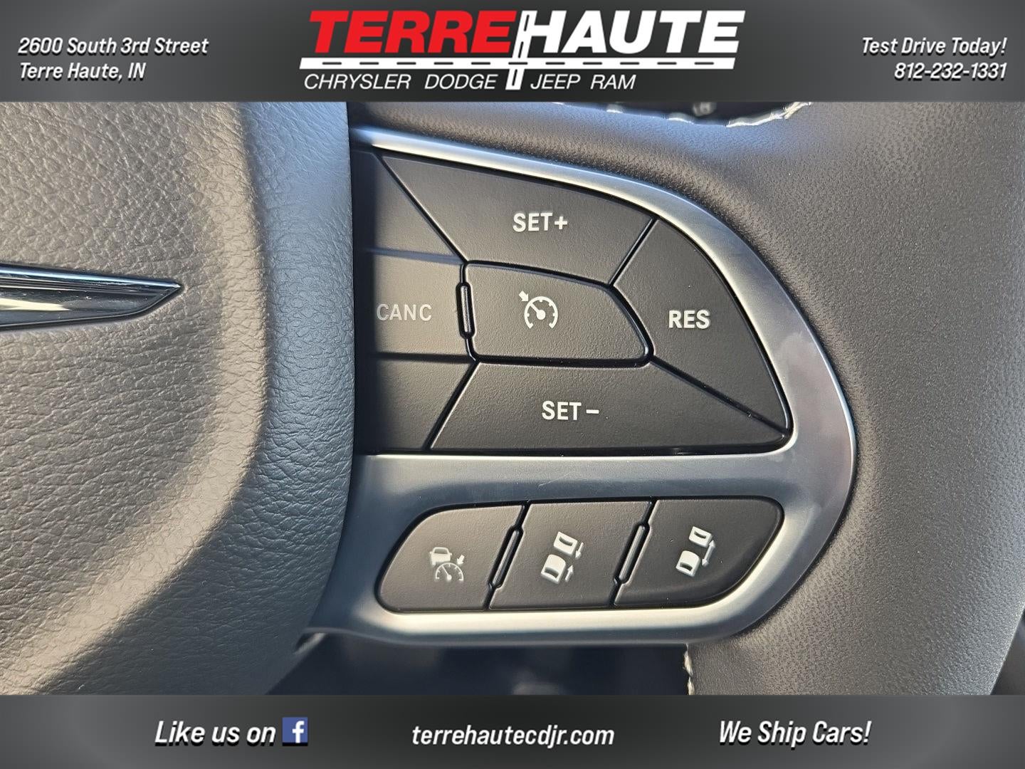 2026 Chrysler Pacifica Select