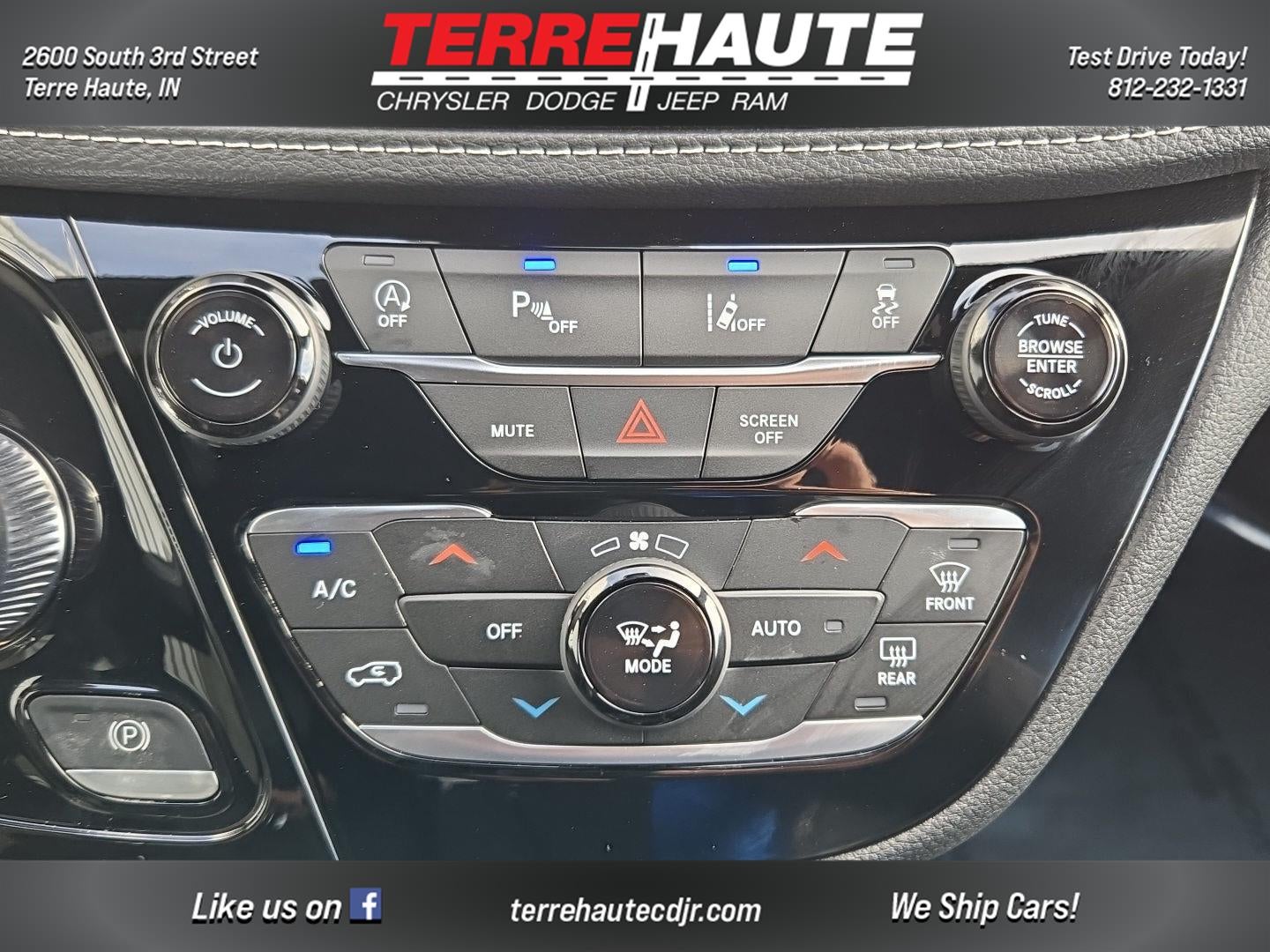 2026 Chrysler Pacifica Select