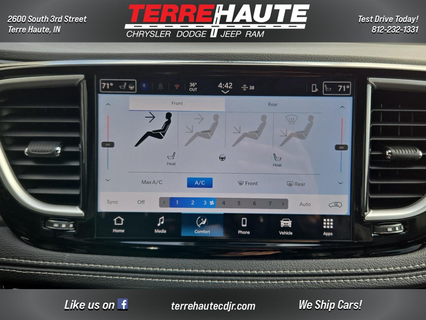 2026 Chrysler Pacifica Select