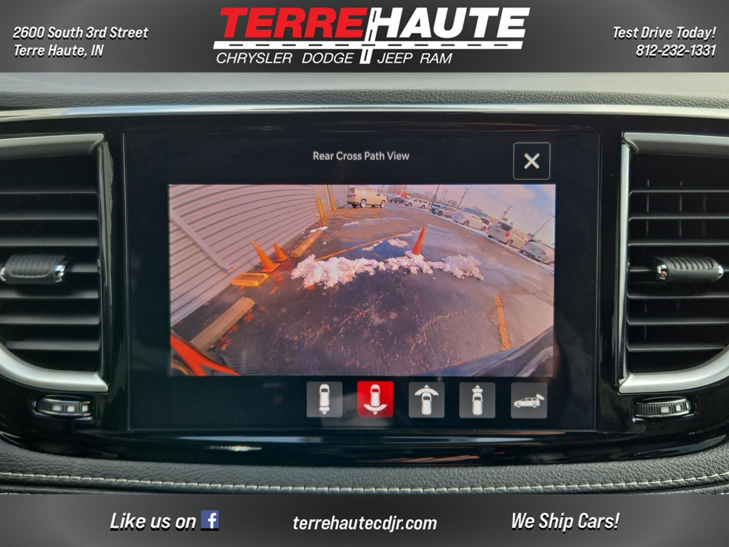 2026 Chrysler Pacifica Select