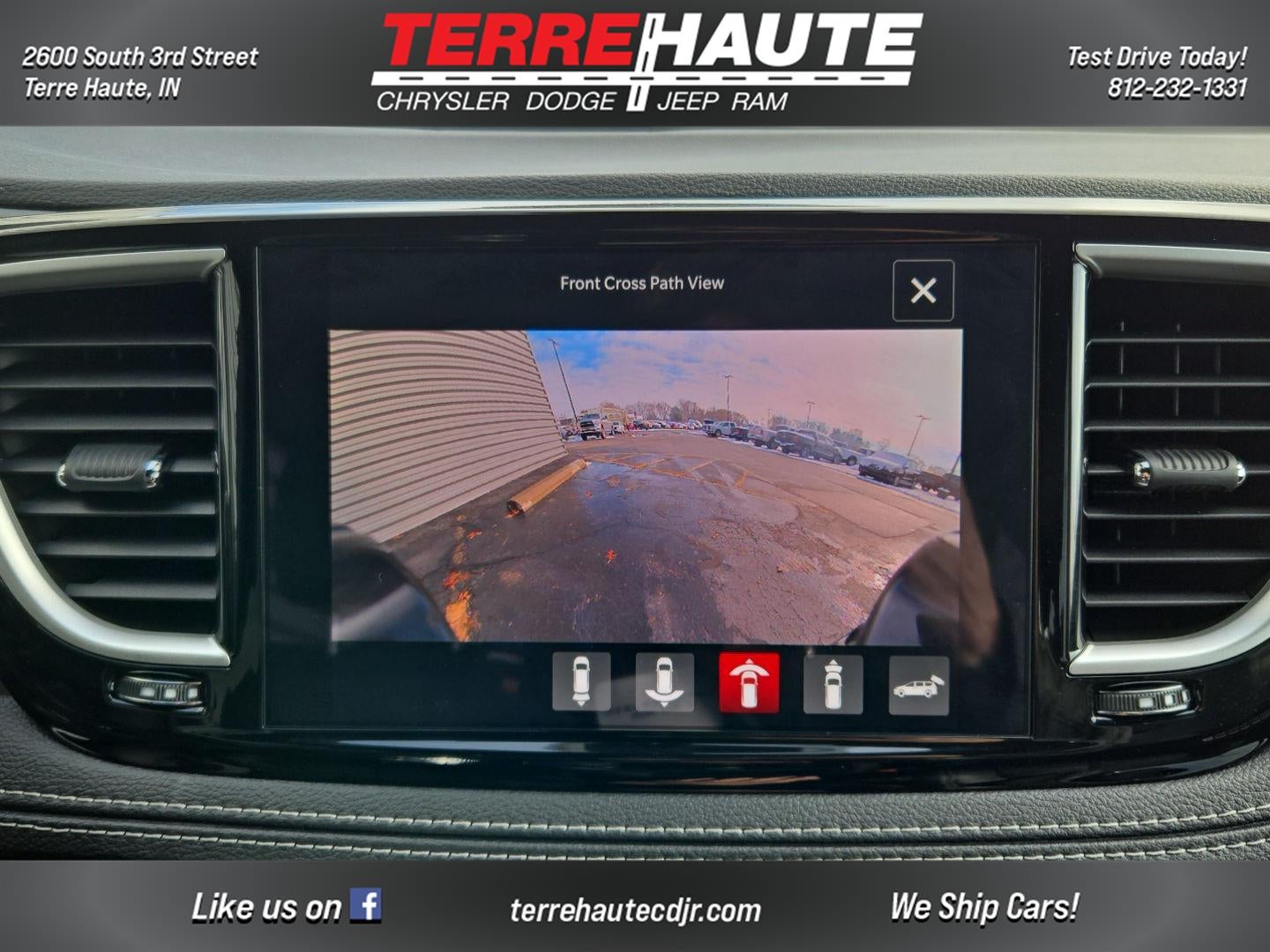 2026 Chrysler Pacifica Select