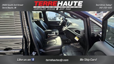 2026 Chrysler Pacifica Select