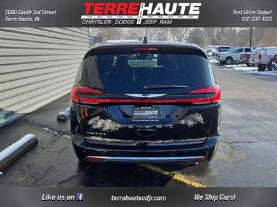 2026 Chrysler Pacifica Select