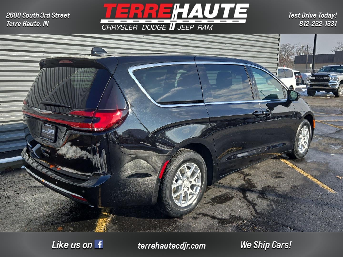 2026 Chrysler Pacifica Select