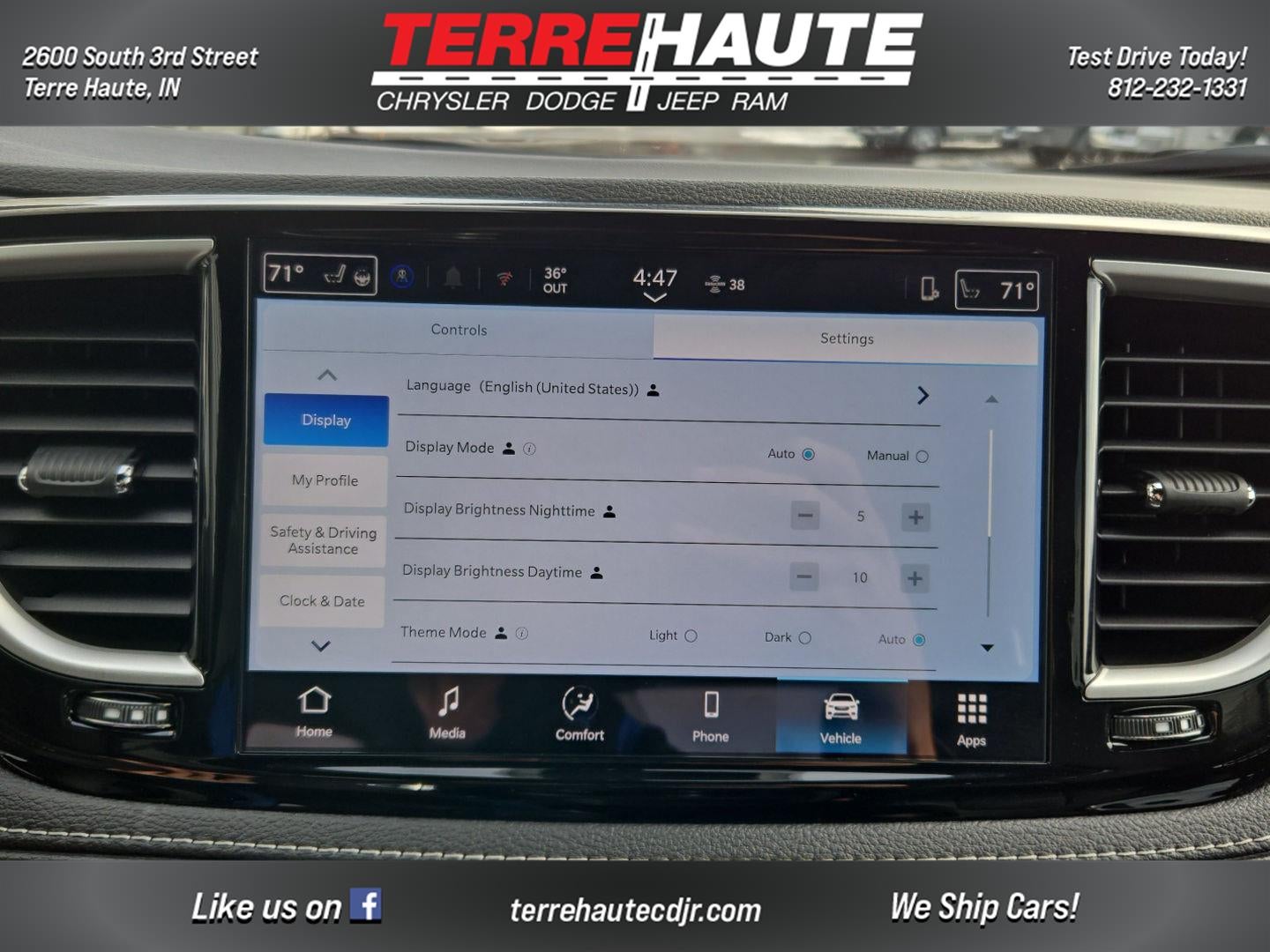 2026 Chrysler Pacifica Select