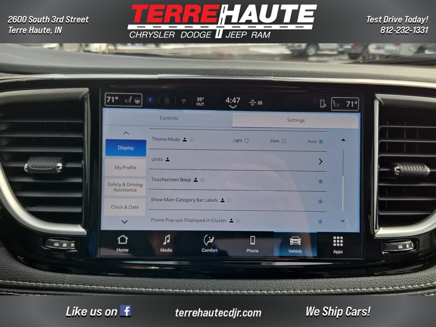 2026 Chrysler Pacifica Select