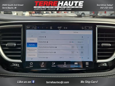 2026 Chrysler Pacifica Select