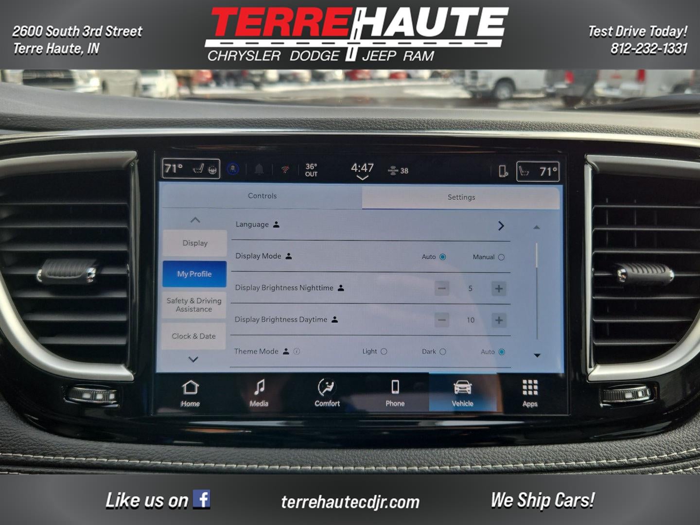 2026 Chrysler Pacifica Select