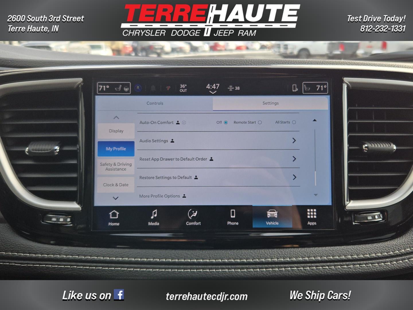 2026 Chrysler Pacifica Select