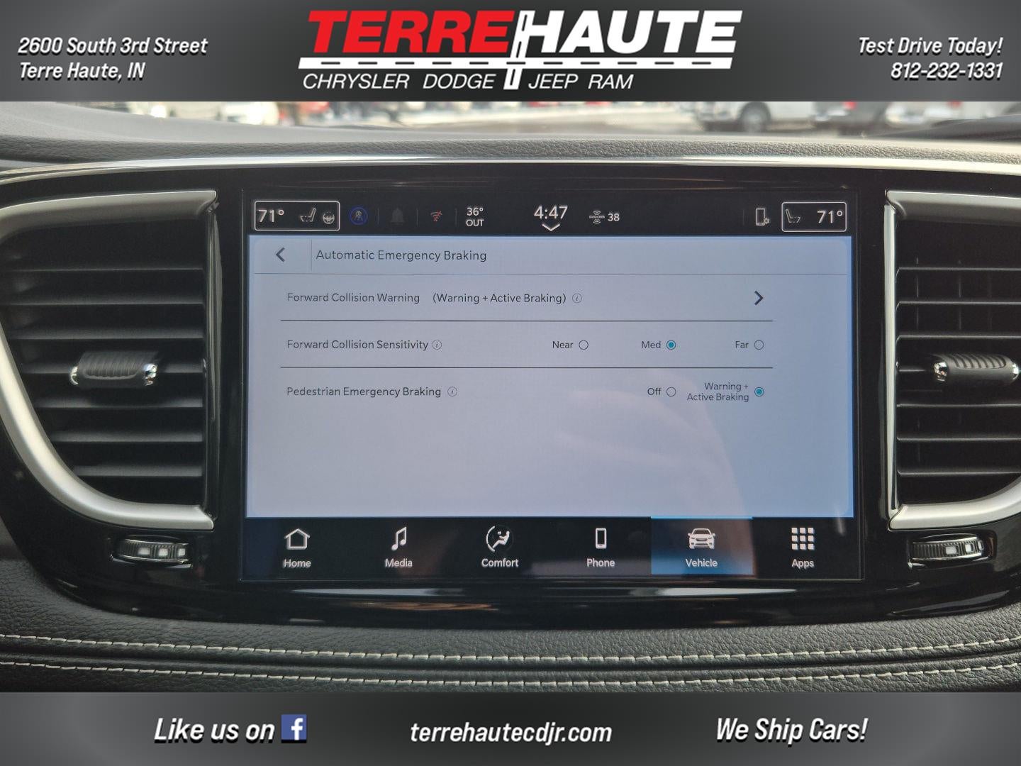 2026 Chrysler Pacifica Select