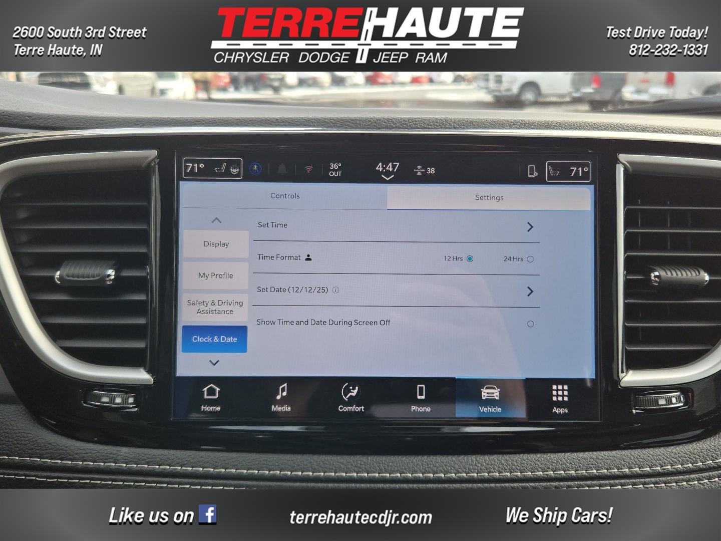 2026 Chrysler Pacifica Select