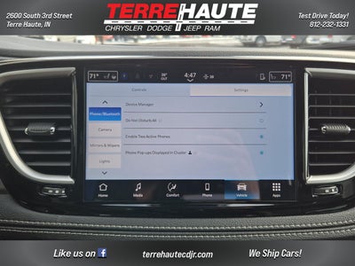 2026 Chrysler Pacifica Select