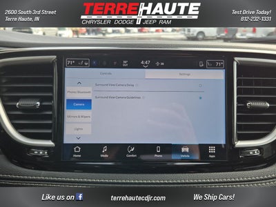 2026 Chrysler Pacifica Select