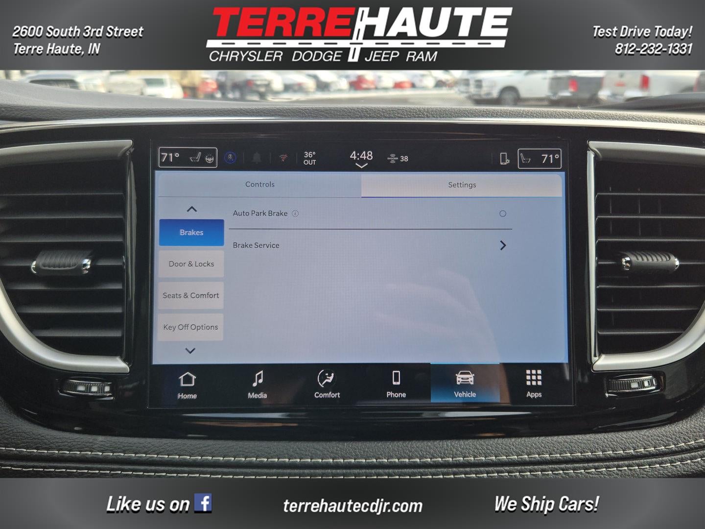 2026 Chrysler Pacifica Select