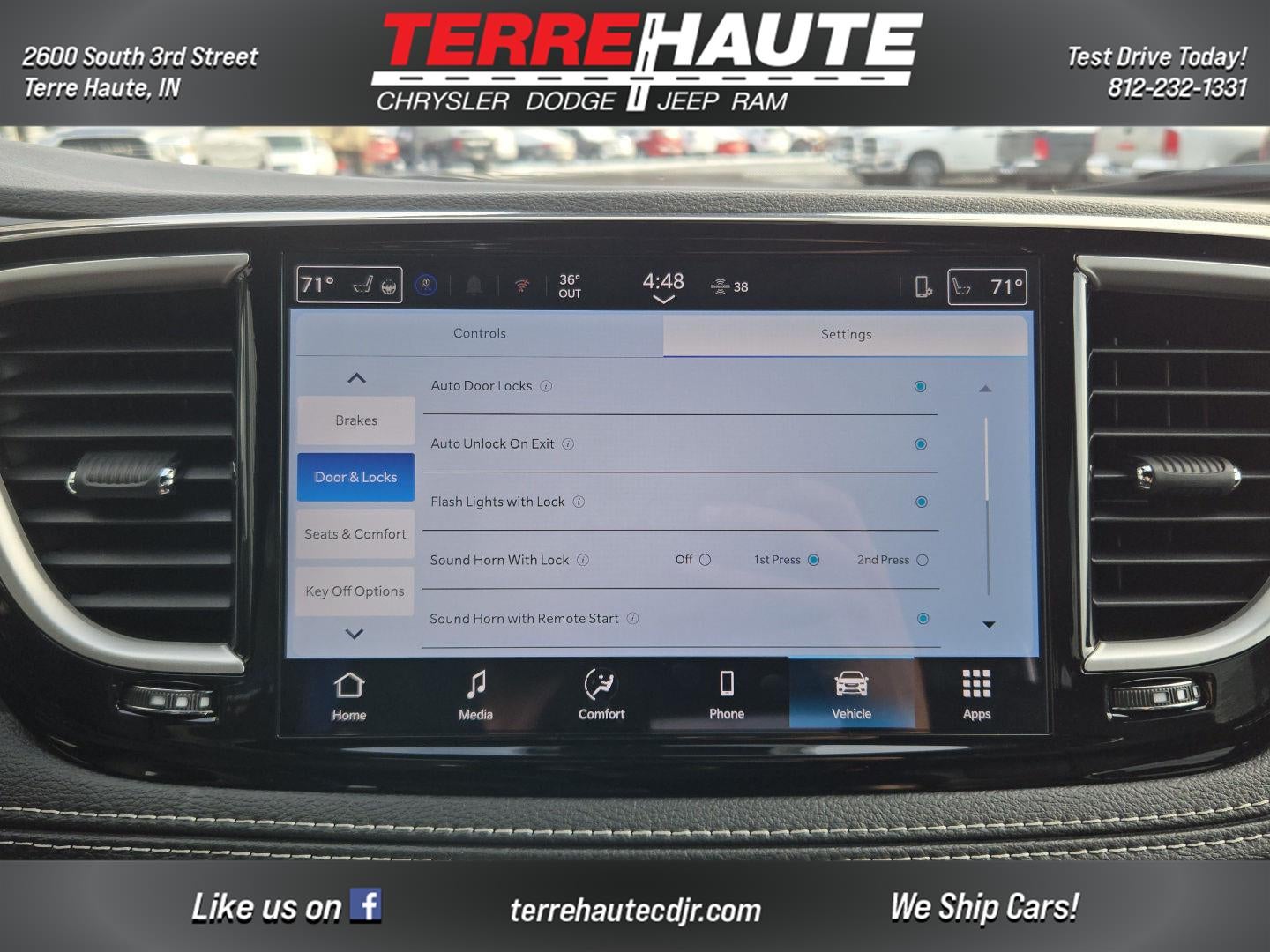 2026 Chrysler Pacifica Select