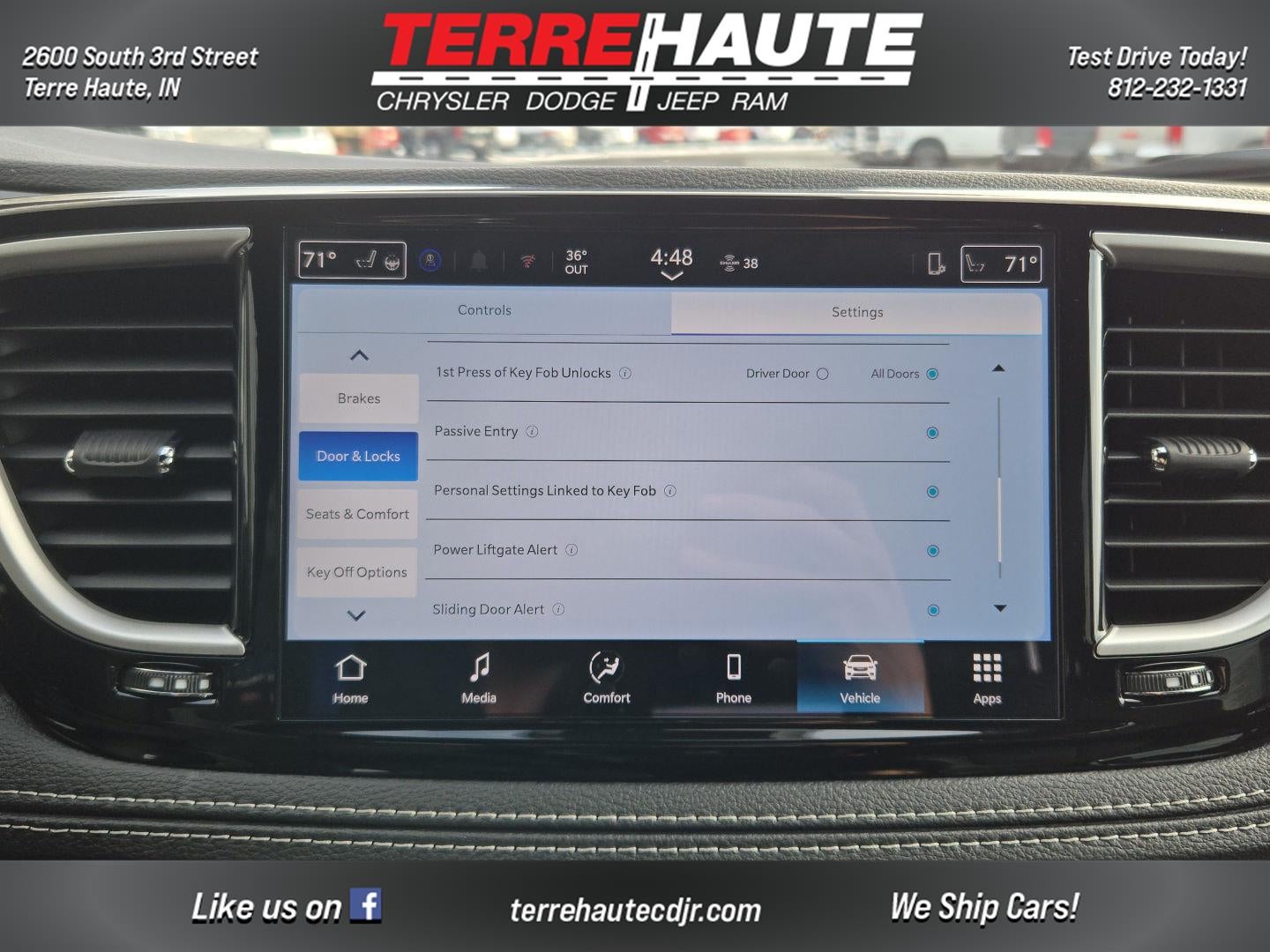 2026 Chrysler Pacifica Select