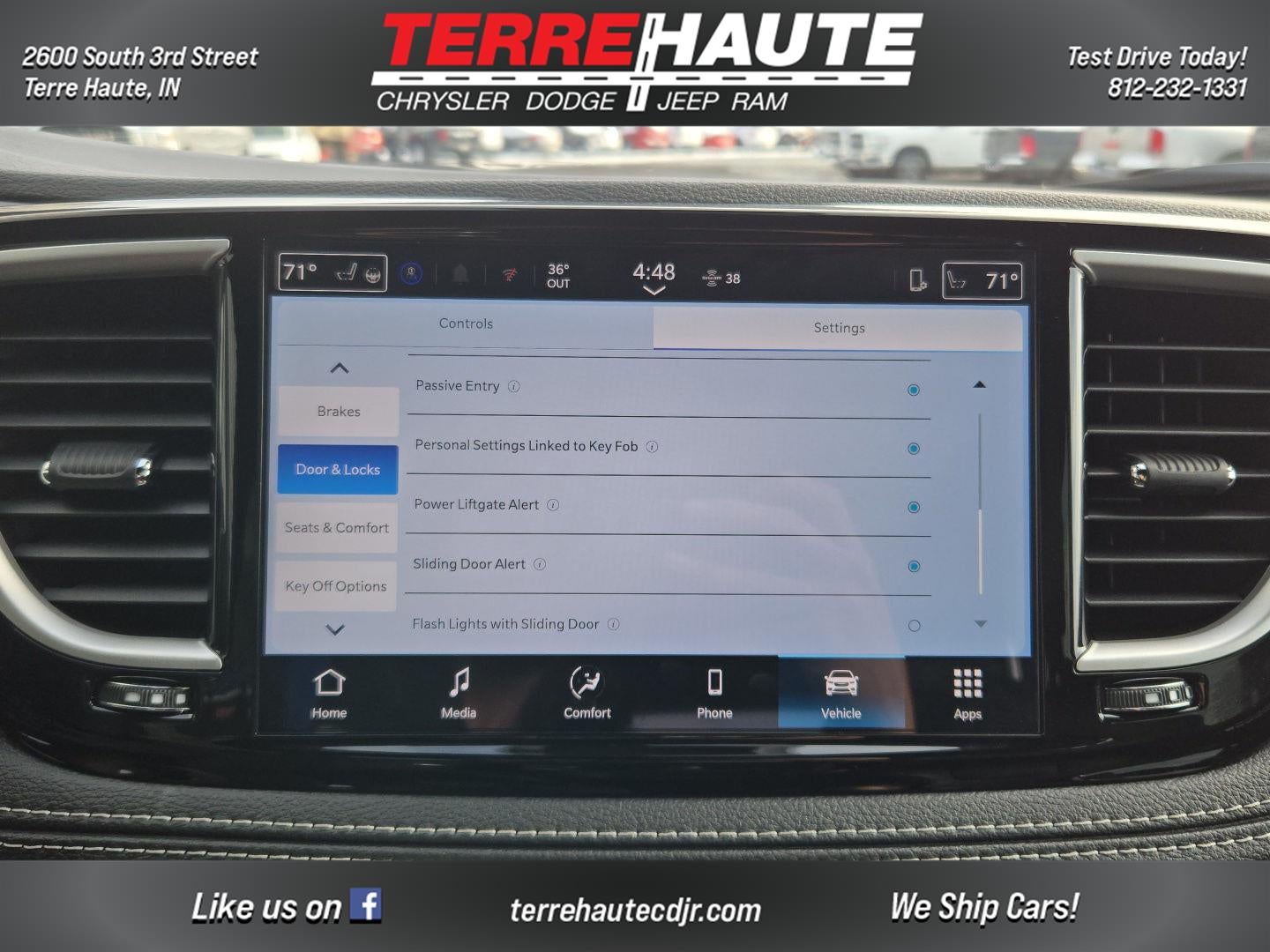 2026 Chrysler Pacifica Select