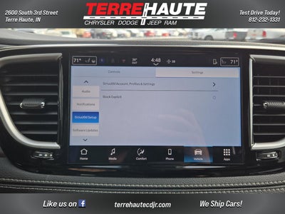 2026 Chrysler Pacifica Select