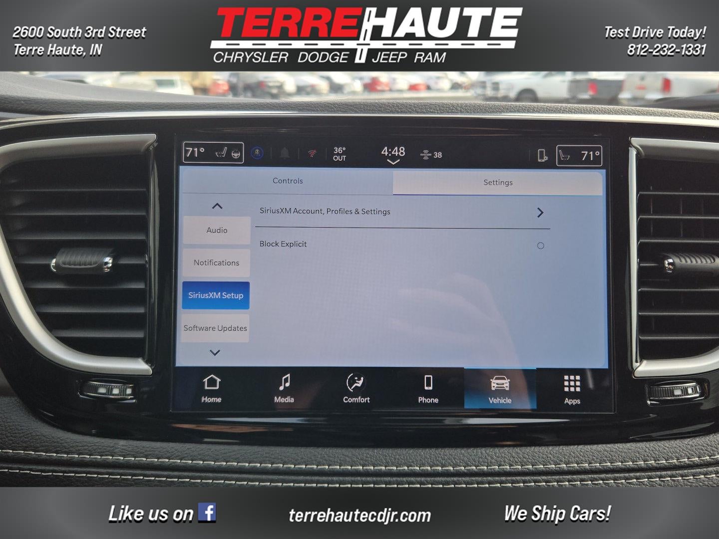 2026 Chrysler Pacifica Select