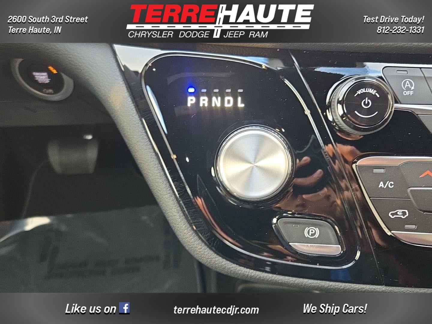 2026 Chrysler Pacifica Select